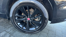 Jaguar F-Pace 2.0 D200 R-Dynamic Black 5dr Auto AWD Diesel Estate